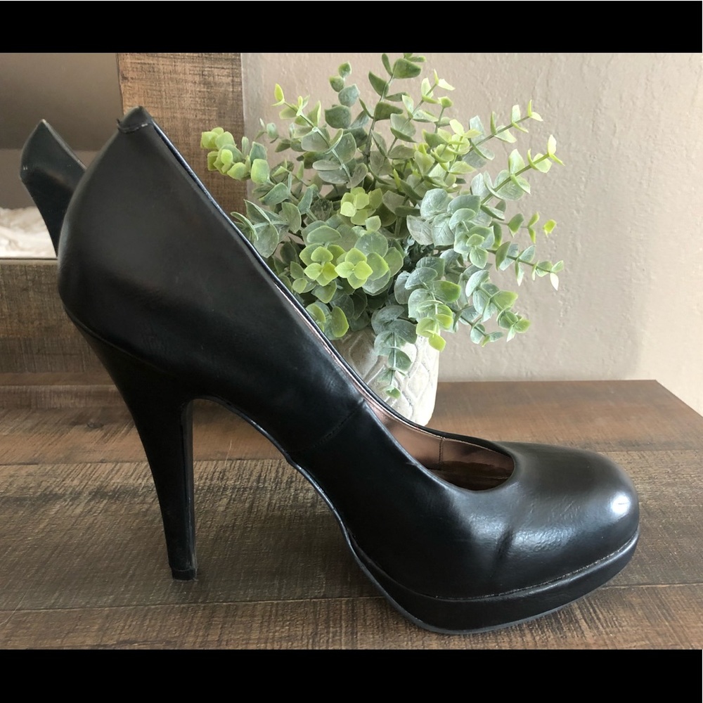 Madden Girl Black Pump